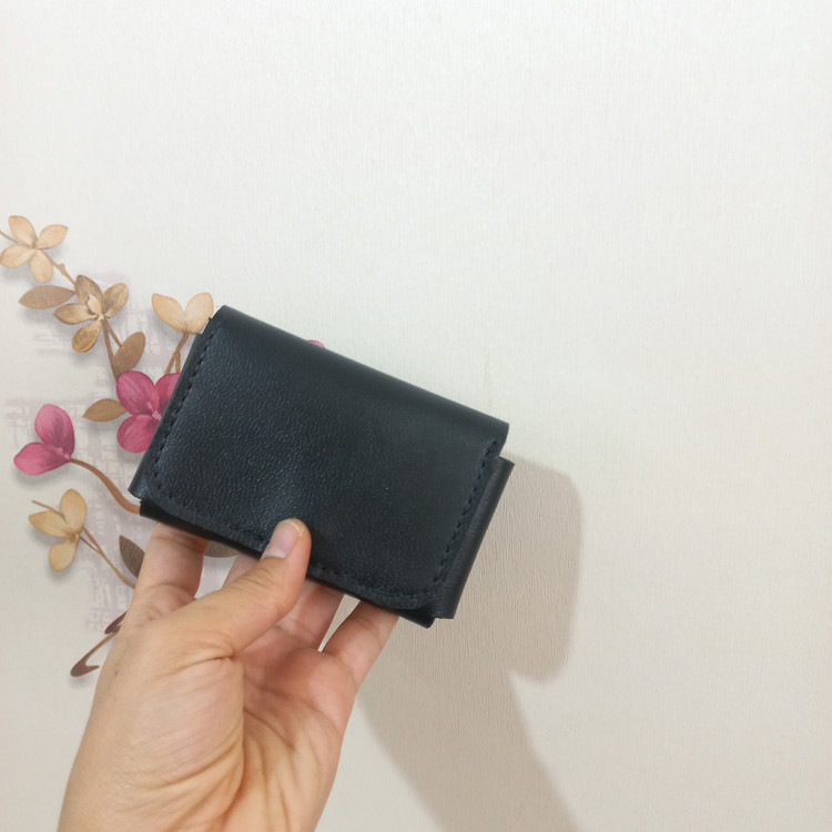 کیف جاکارتی چرمی ظرفیت ۱۸ کارت کنار هم و یک کارت بطور مجزا